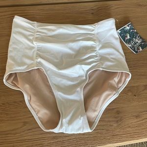 NWT KORTNI JEANE bottoms